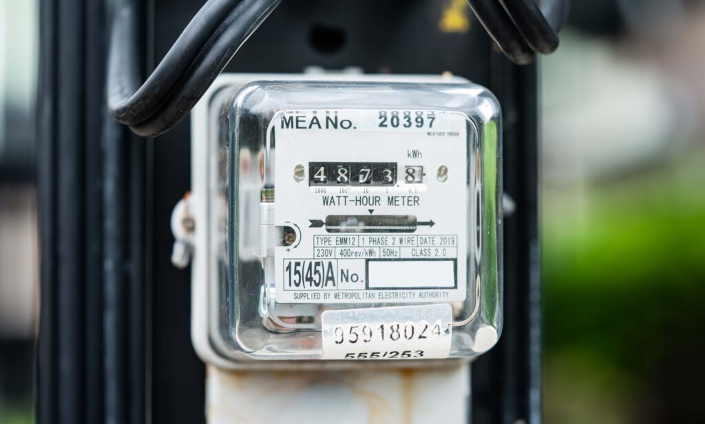 Q1：社區公共充電樁的收費方式？一度電多少錢？
